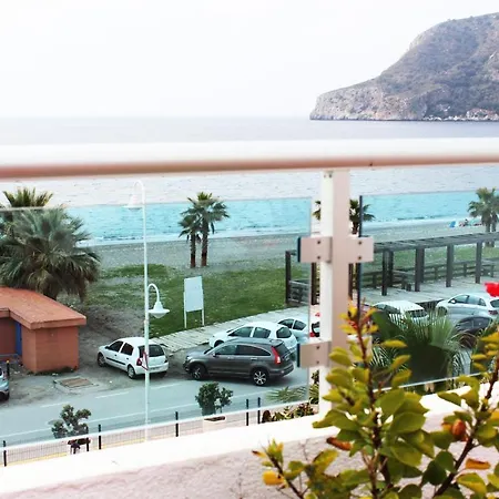 Primera Linea Playa Con Terraza La Herradura Gb5